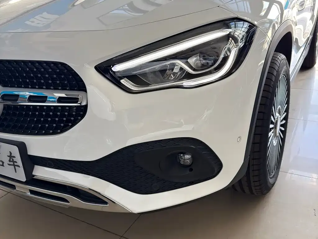 Mercedes-Benz GLA — фото 10