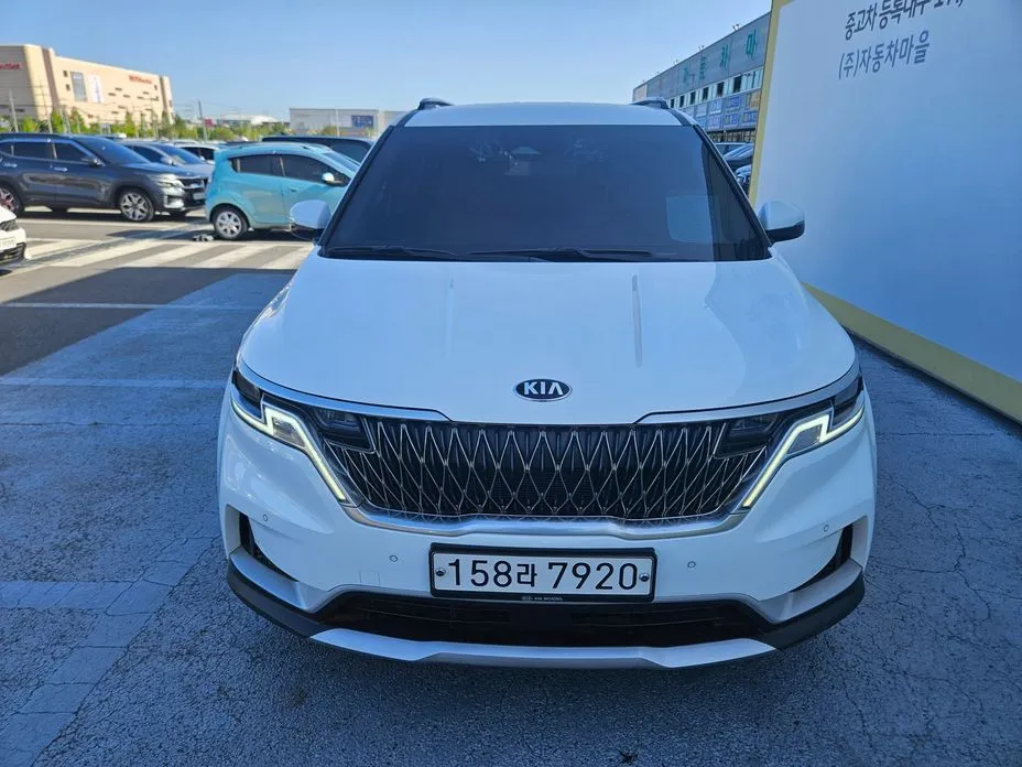 Kia Carnival — фото 1