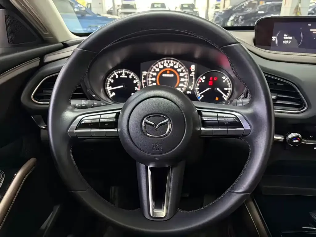 Mazda CX-30 — фото 10