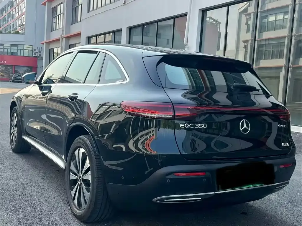 Mercedes-Benz EQC — фото 6