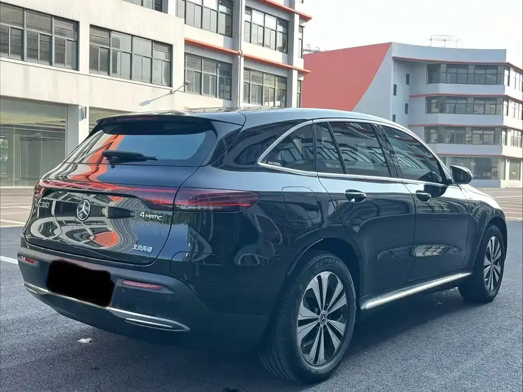 Mercedes-Benz EQC — фото 4