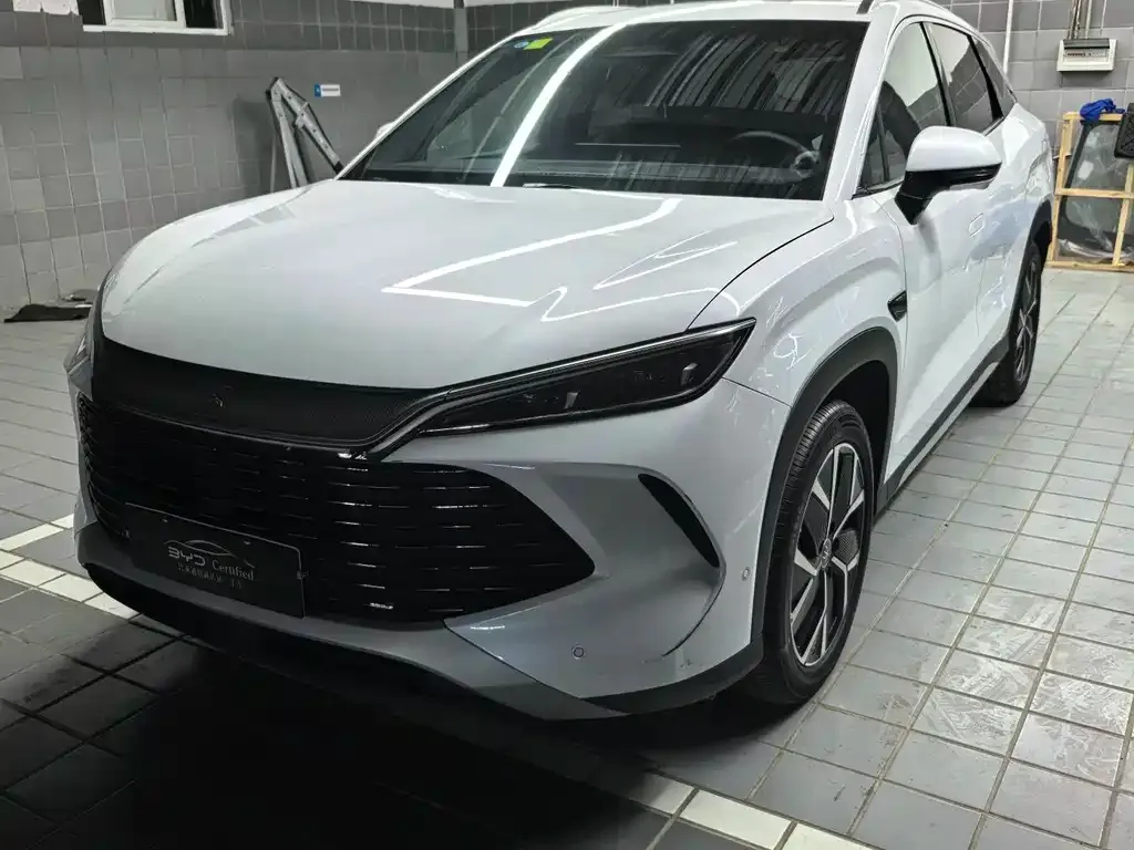 BYD L DM-i — фото 1
