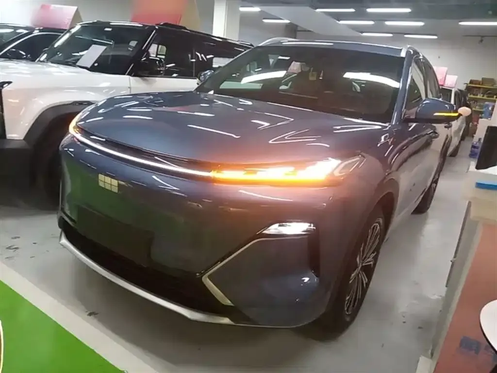 Geely Galaxy Xingjian 7 — фото 1