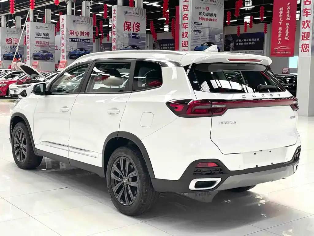 Chery Tiggo 8 — фото 10