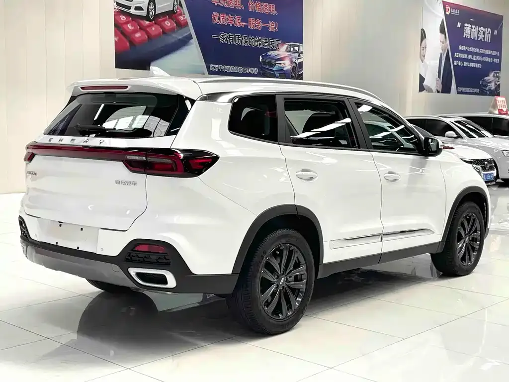 Chery Tiggo 8 — фото 7