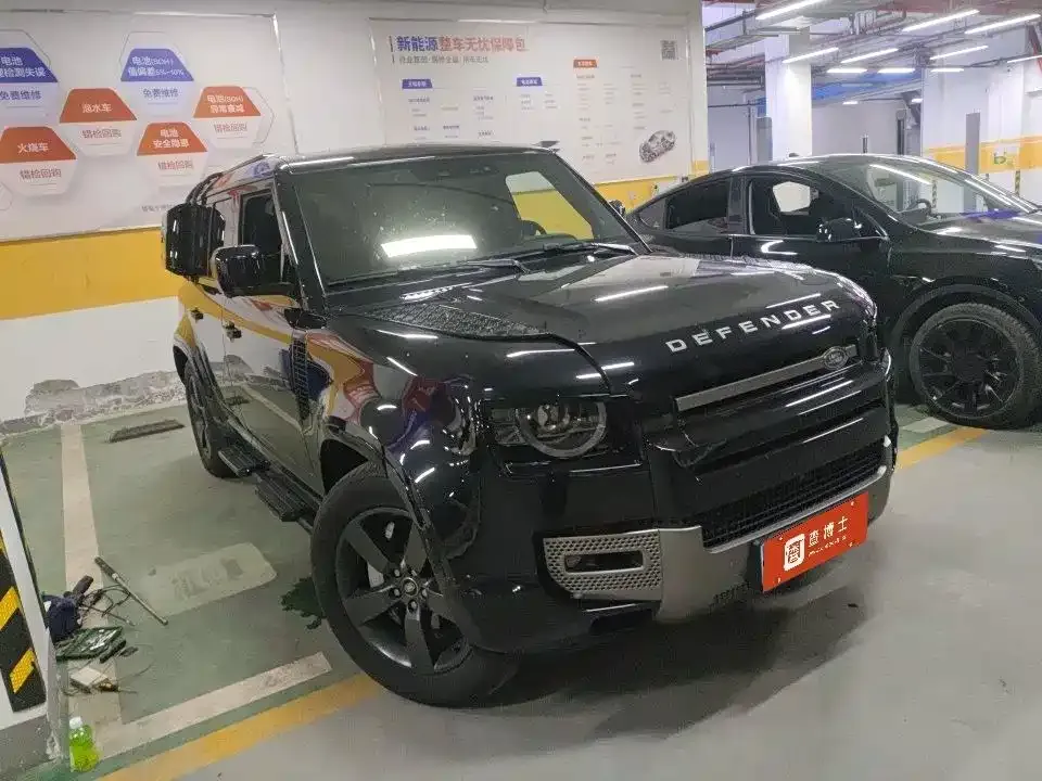 Land Rover Defender — фото 1
