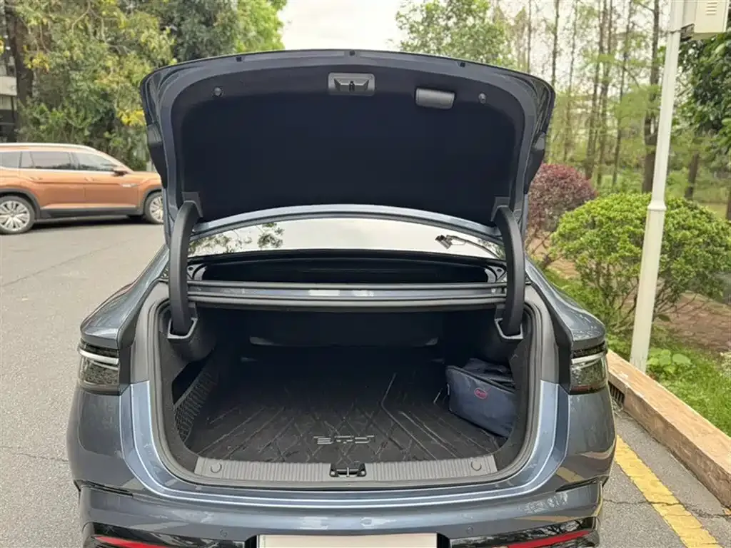 BYD Seal — фото 7