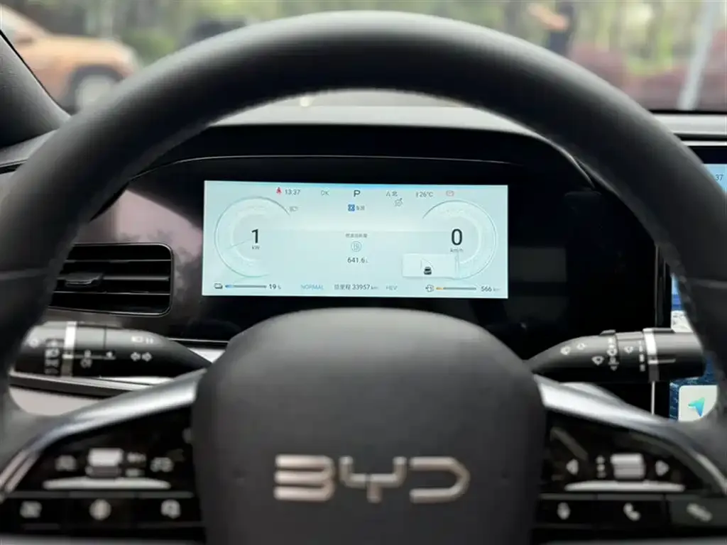 BYD Seal — фото 2