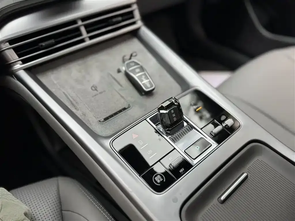 BYD Seal — фото 6