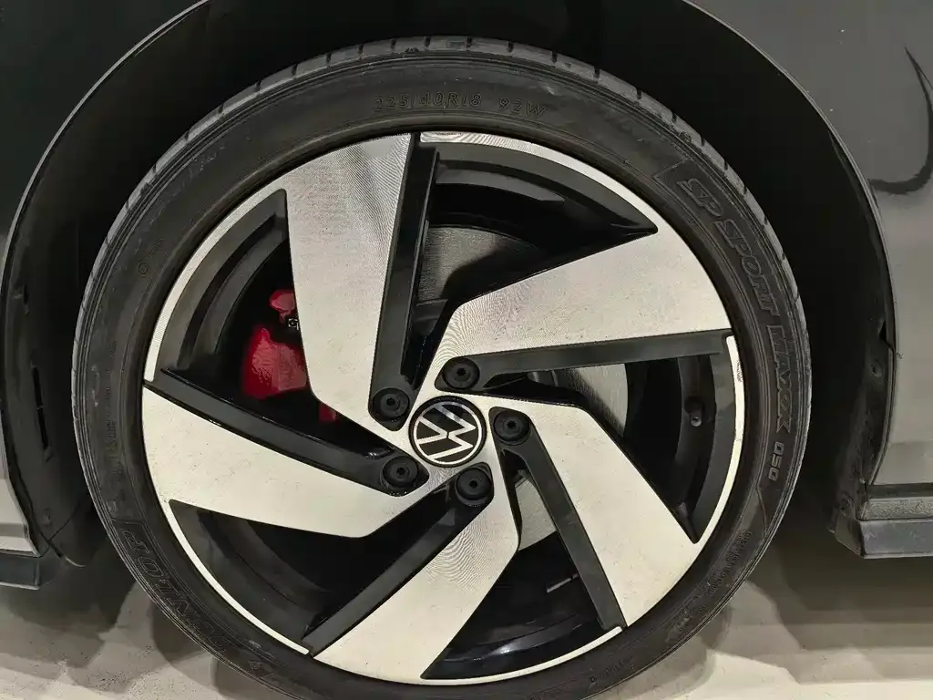 Volkswagen Golf GTI — фото 4