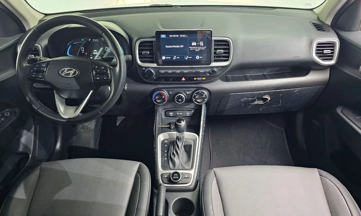 Hyundai Venue — фото 10