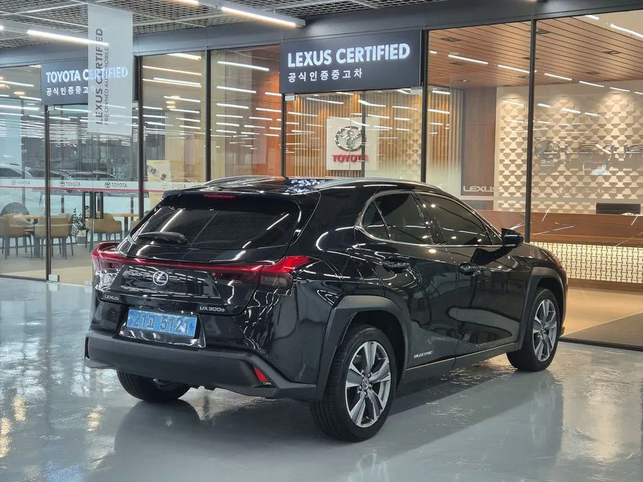 Lexus UX — фото 8