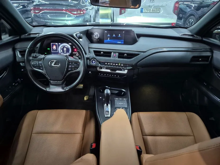 Lexus UX — фото 6