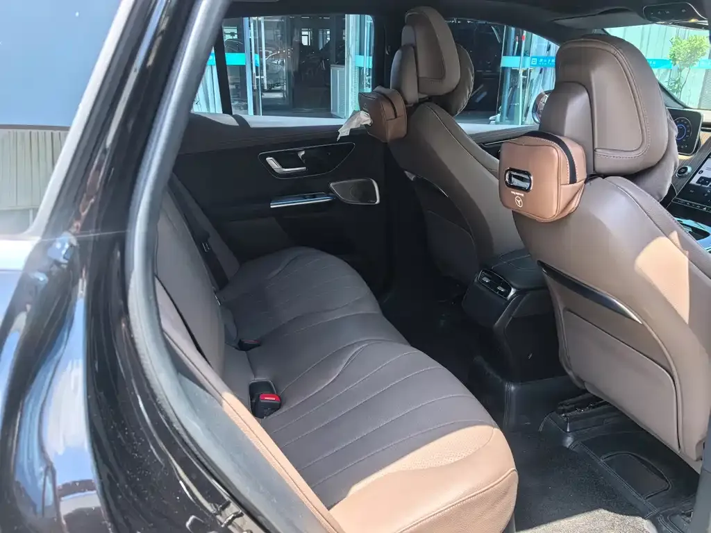 Mercedes-Benz EQE SUV — фото 2