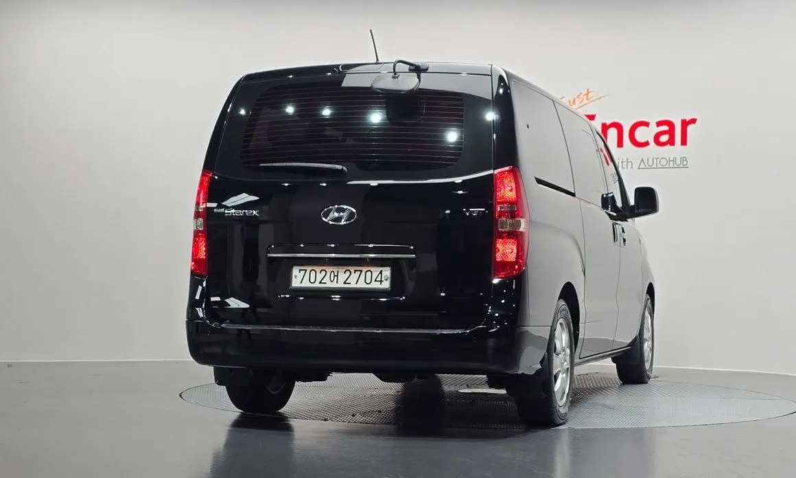 Hyundai Starex — фото 2