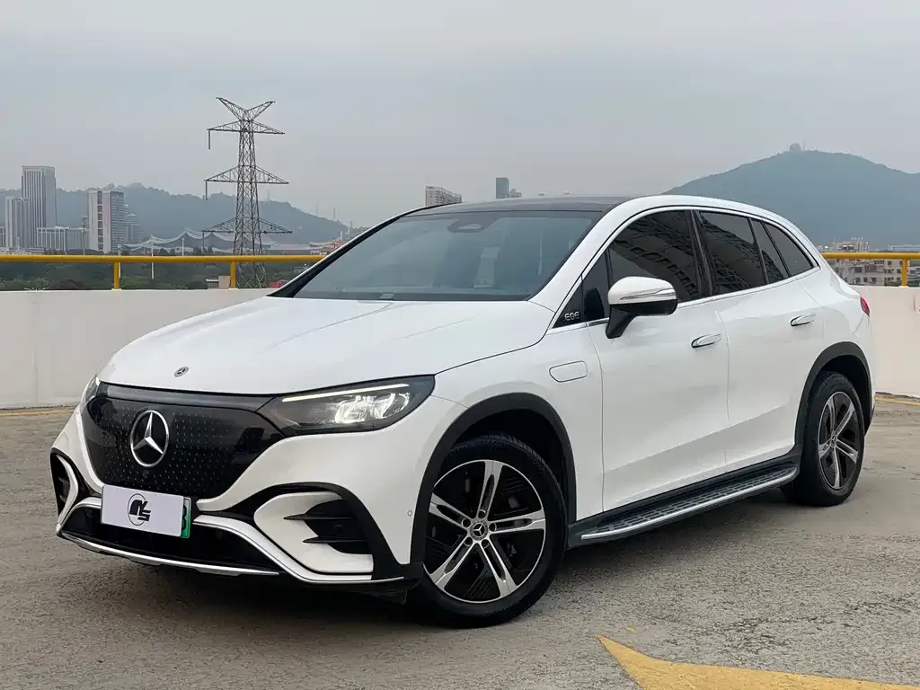 Mercedes-Benz EQE SUV — фото 1