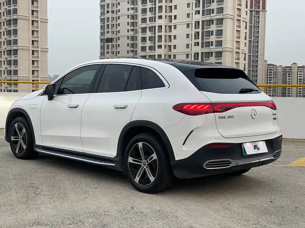 Mercedes-Benz EQE SUV — фото 5