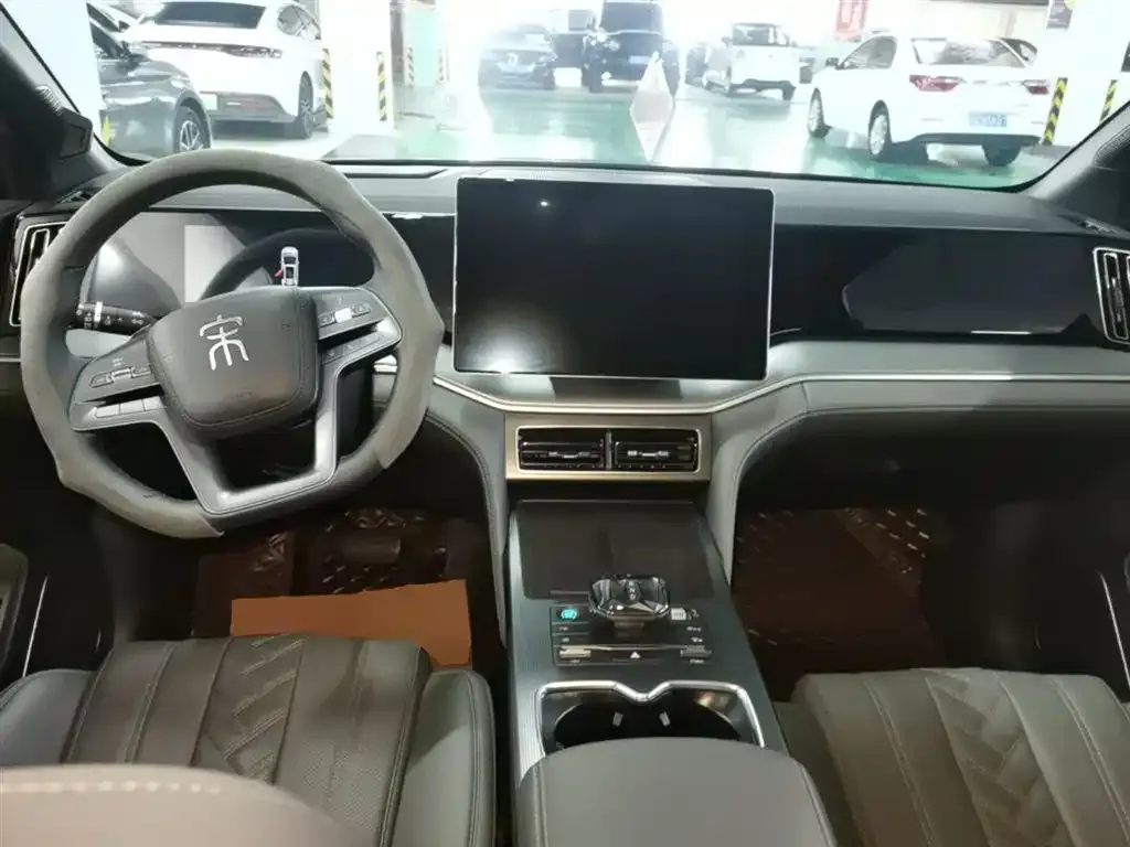 BYD L DM-i — фото 10