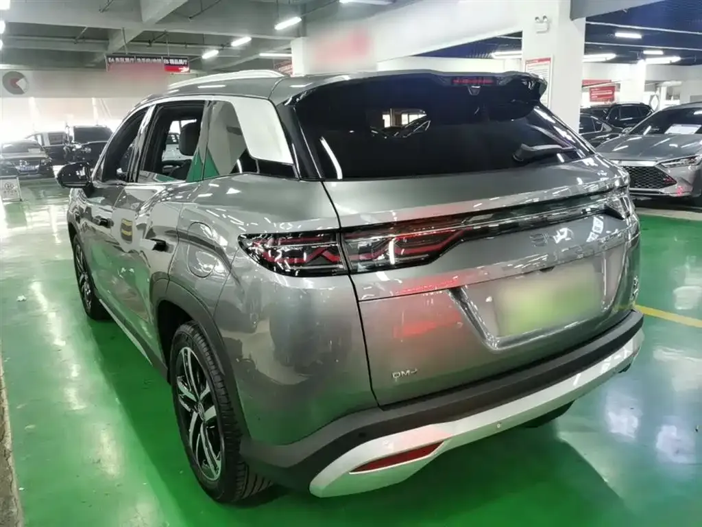 BYD L DM-i — фото 5