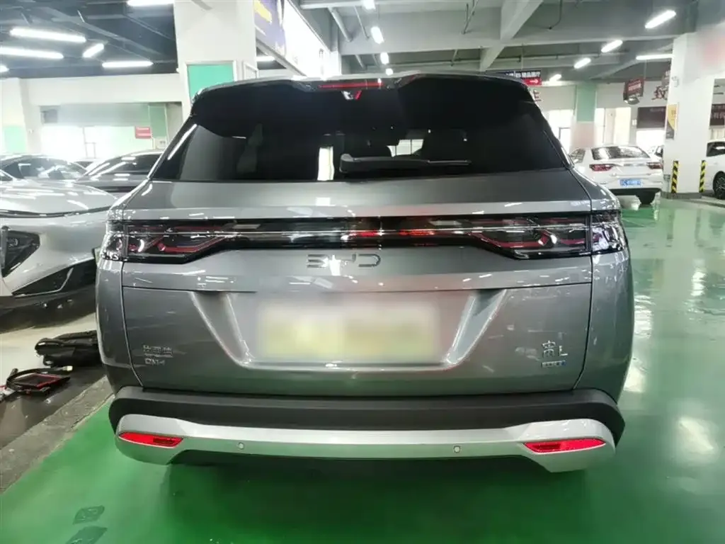 BYD L DM-i — фото 8