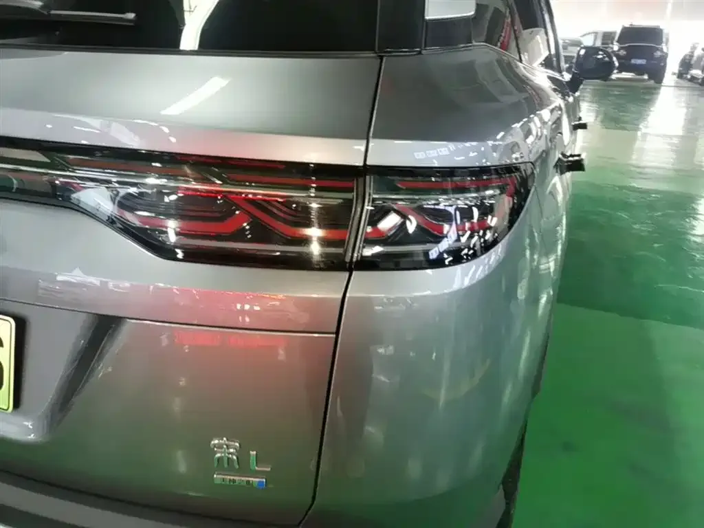 BYD L DM-i — фото 4