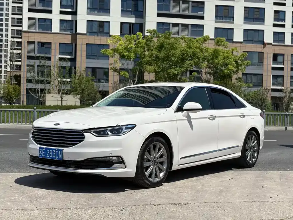 Ford Taurus — фото 1