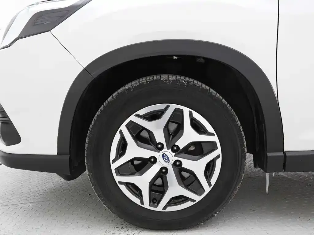 Subaru Forester — фото 6