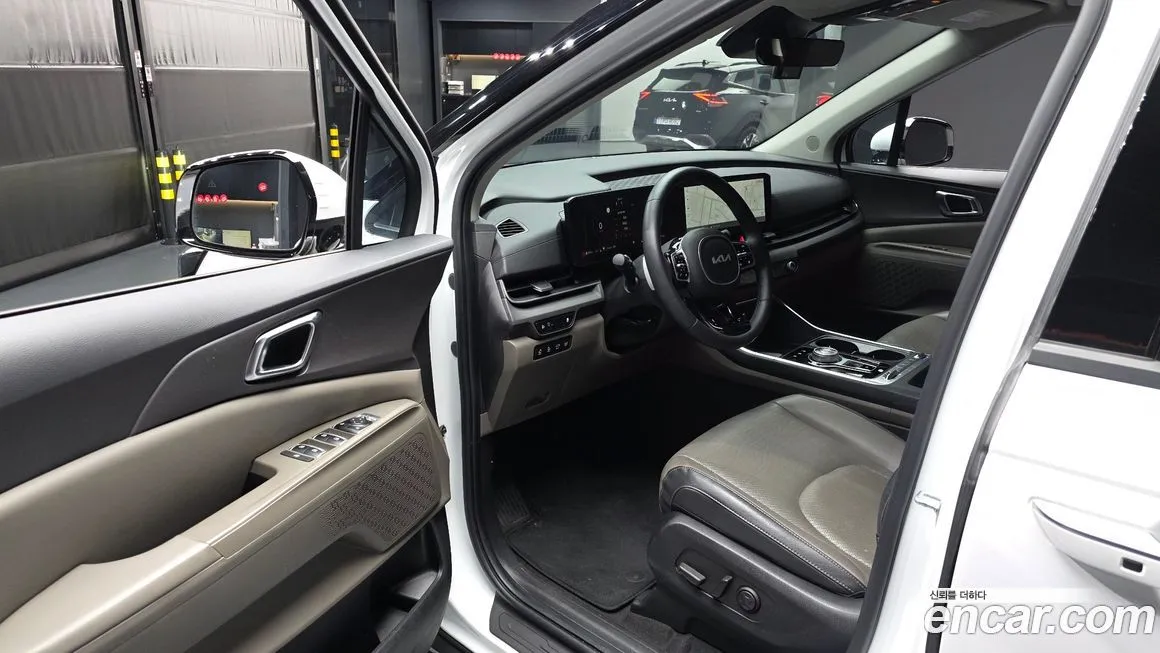 Kia Carnival — фото 10