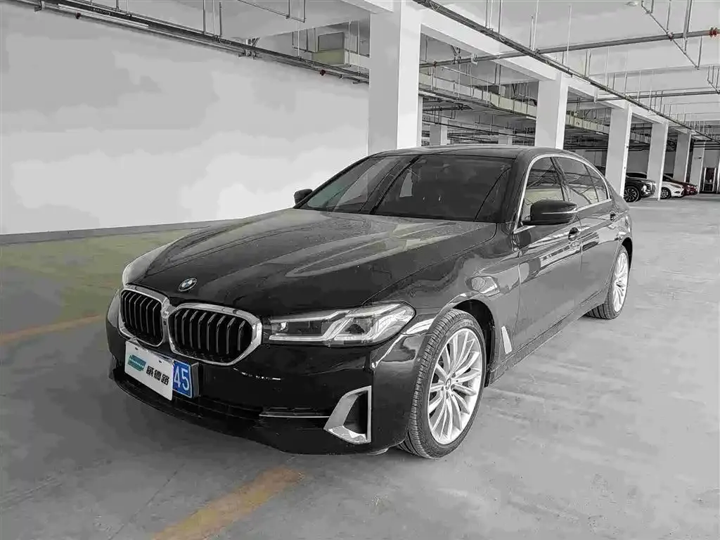 BMW 5 Series — фото 1
