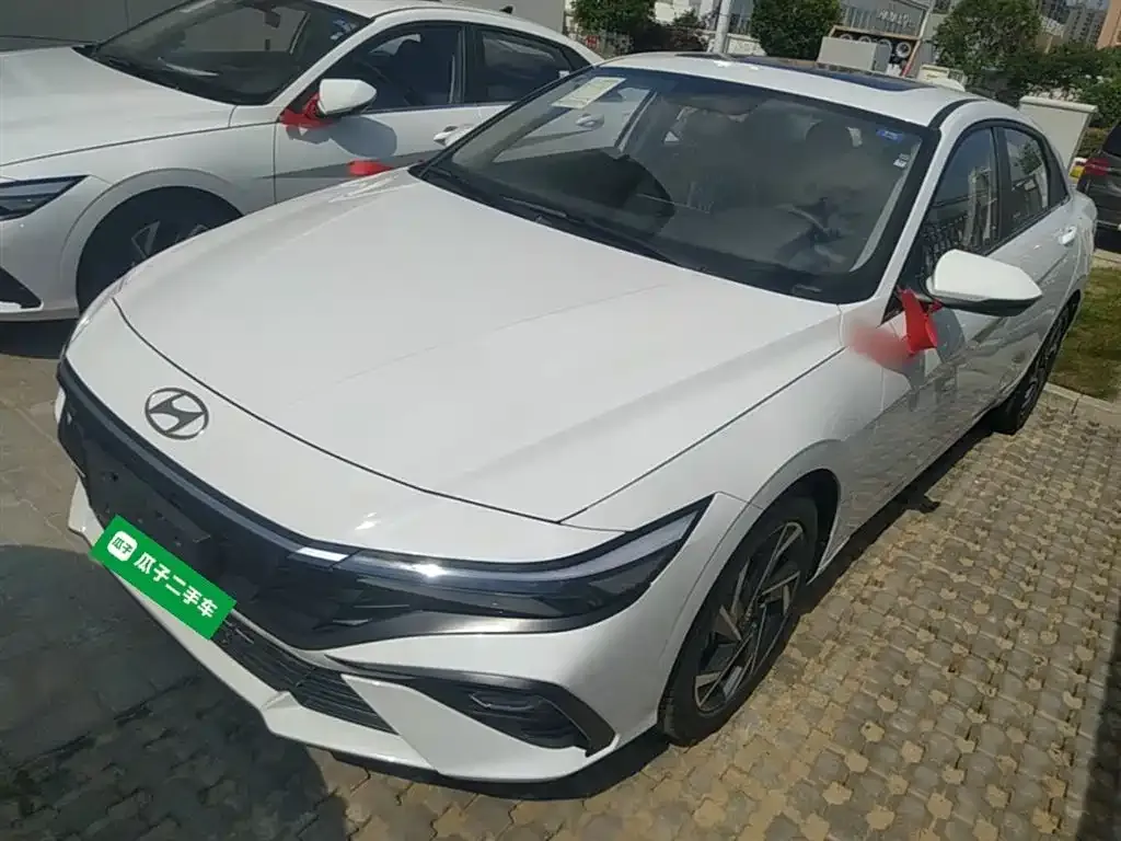 Hyundai Elantra — фото 3
