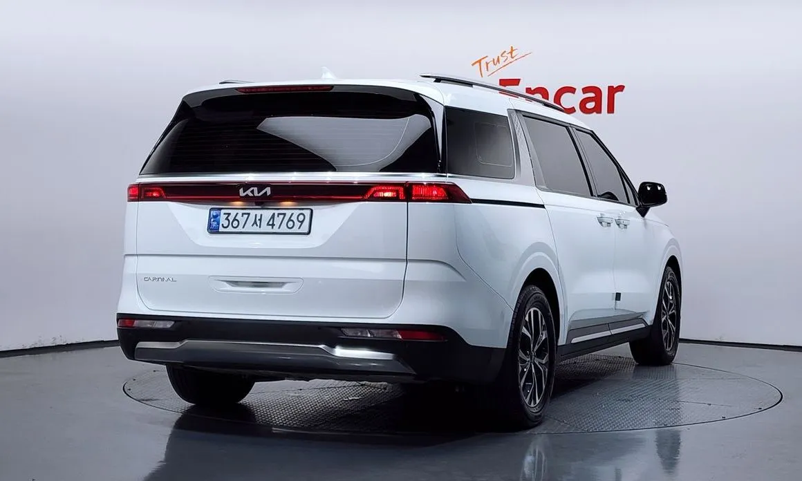 Kia Carnival — фото 5