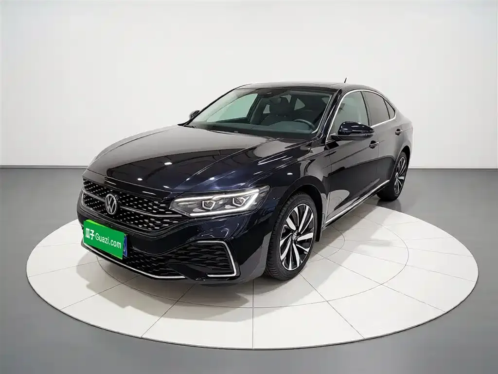 Volkswagen Passat — фото 1
