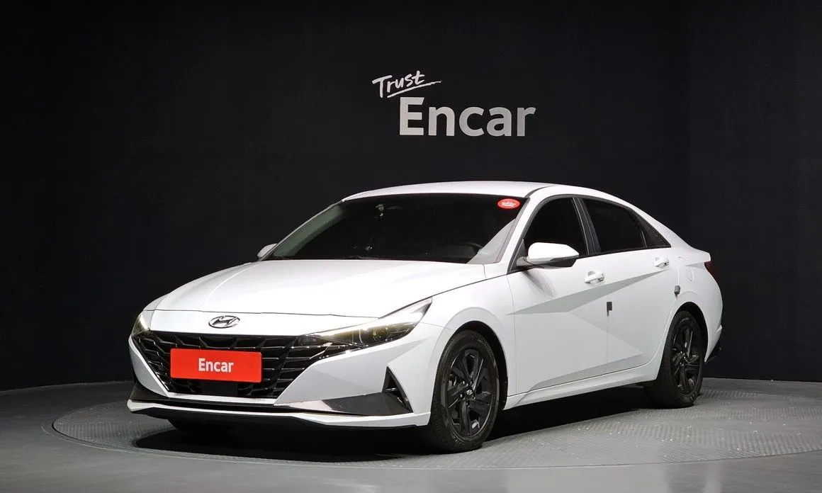 Hyundai AVANTE — фото 1