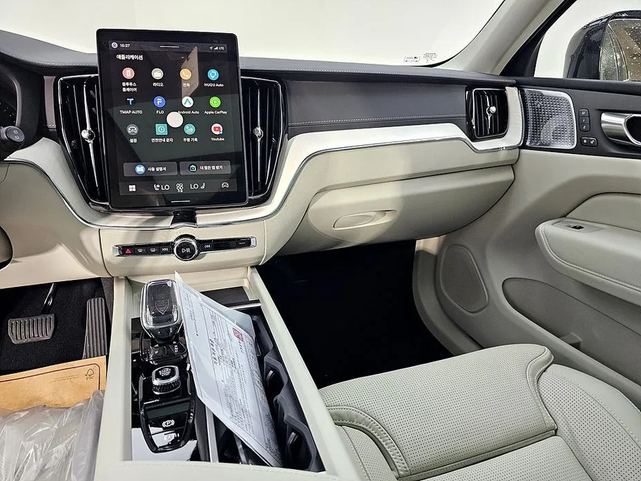 Volvo XC60 — фото 10