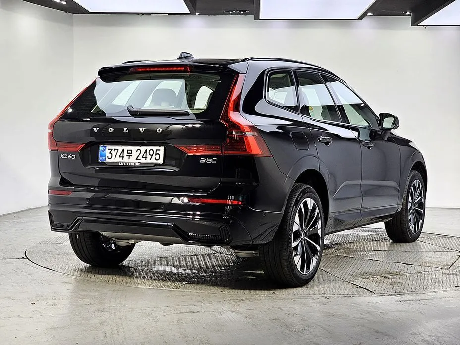 Volvo XC60 — фото 5