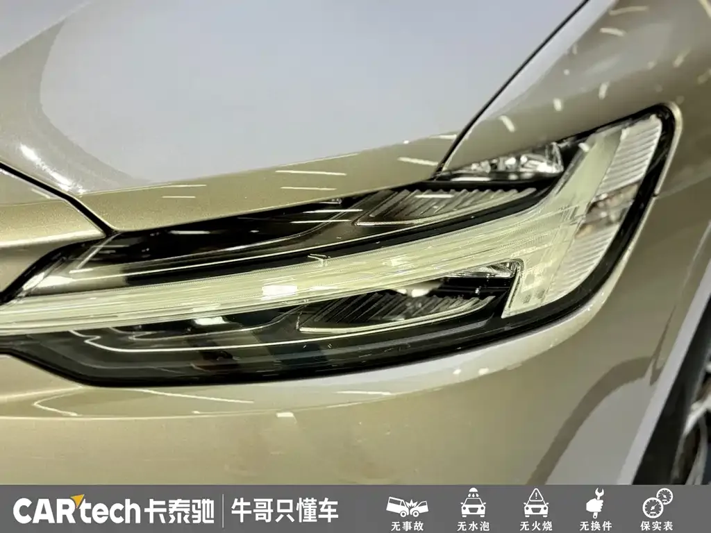 Volvo S60 — фото 10
