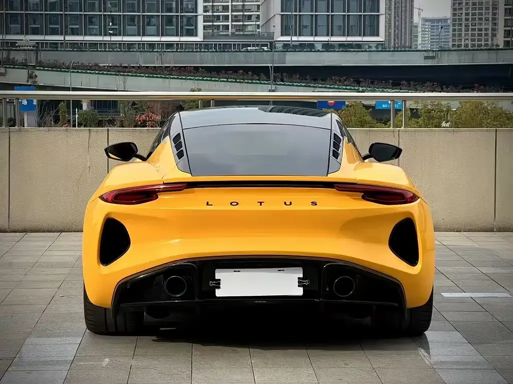 Lotus Emira — фото 2