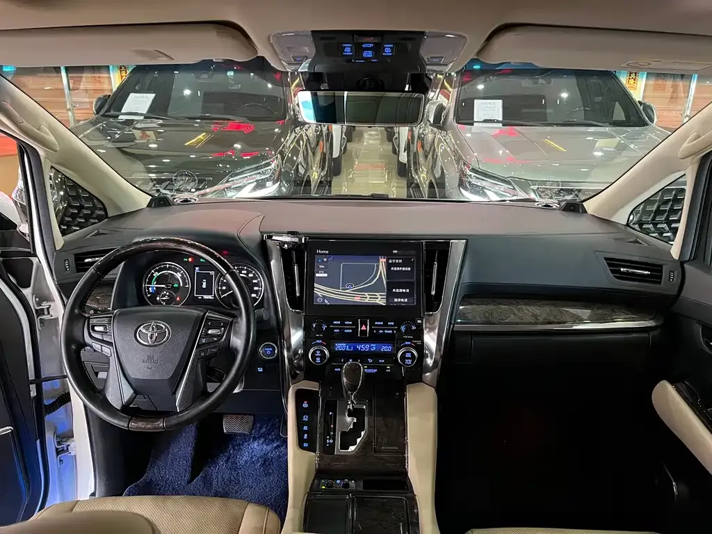 Toyota Vellfire — фото 4