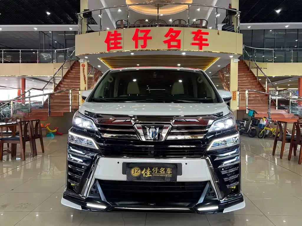 Toyota Vellfire — фото 3