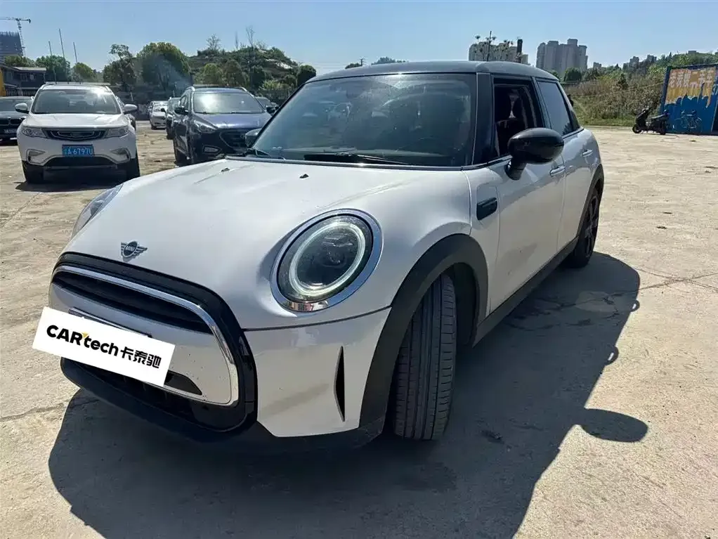 MINI Cooper (3-door) — фото 1