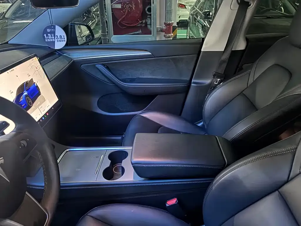 Tesla Model Y — фото 7