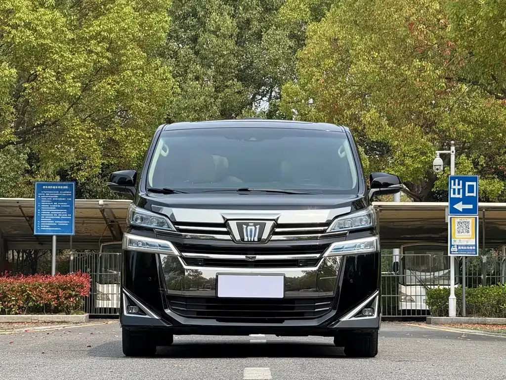 Toyota Vellfire — фото 7