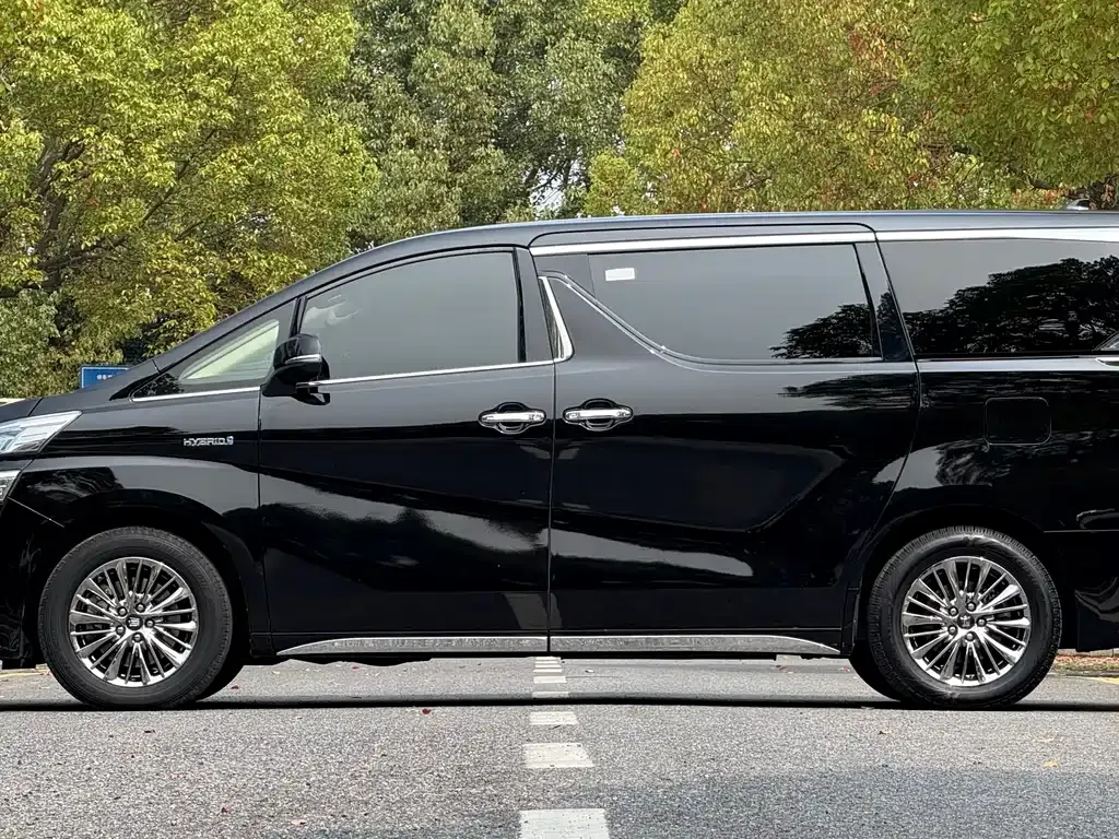 Toyota Vellfire — фото 9