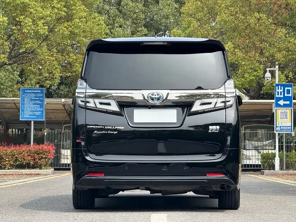 Toyota Vellfire — фото 10