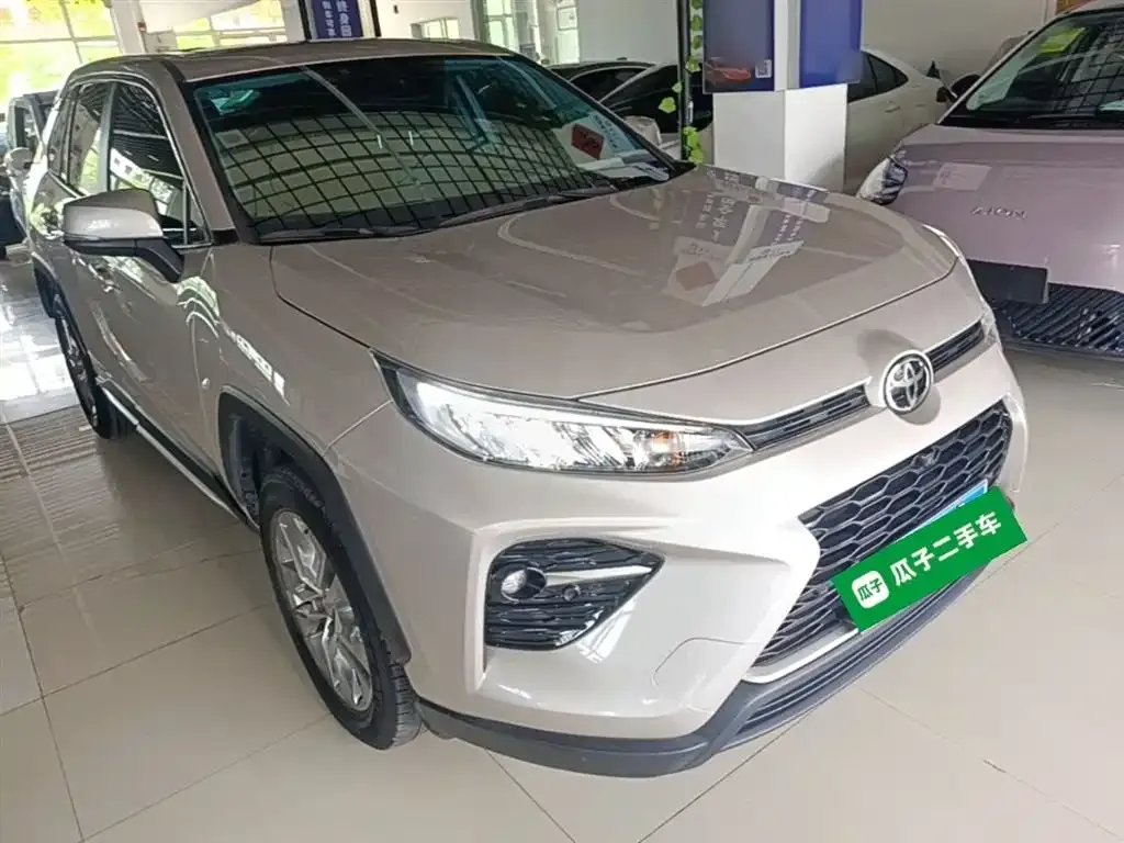 Toyota Wildlander — фото 10