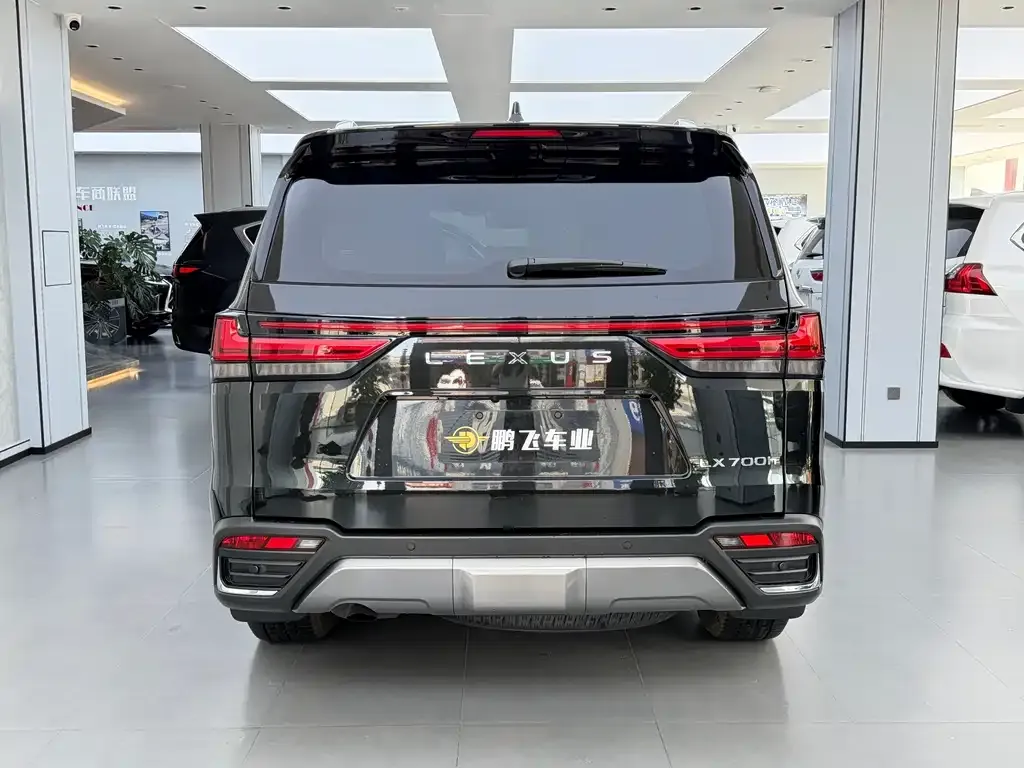 Lexus LX — фото 7