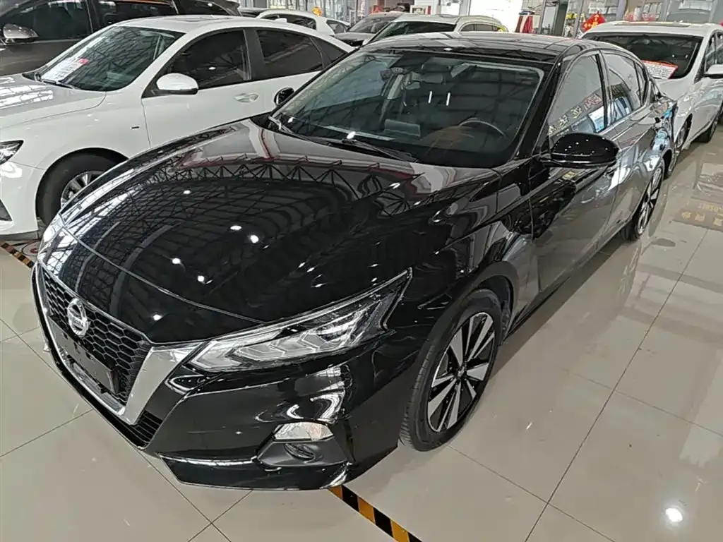 Nissan Teana — фото 1