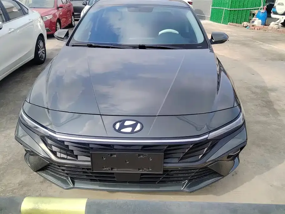 Hyundai Elantra — фото 10
