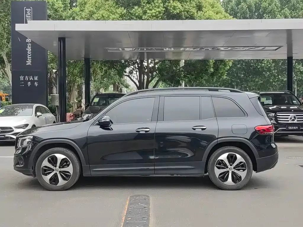 Mercedes-Benz GLB — фото 10