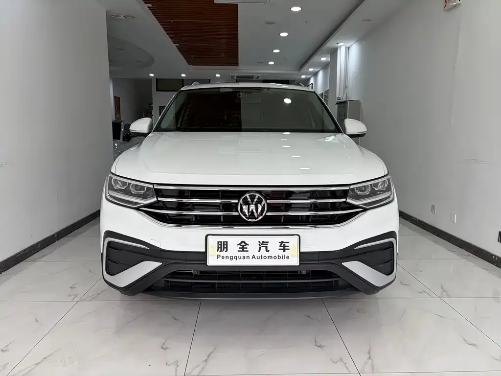 Volkswagen Tiguan L — фото 3